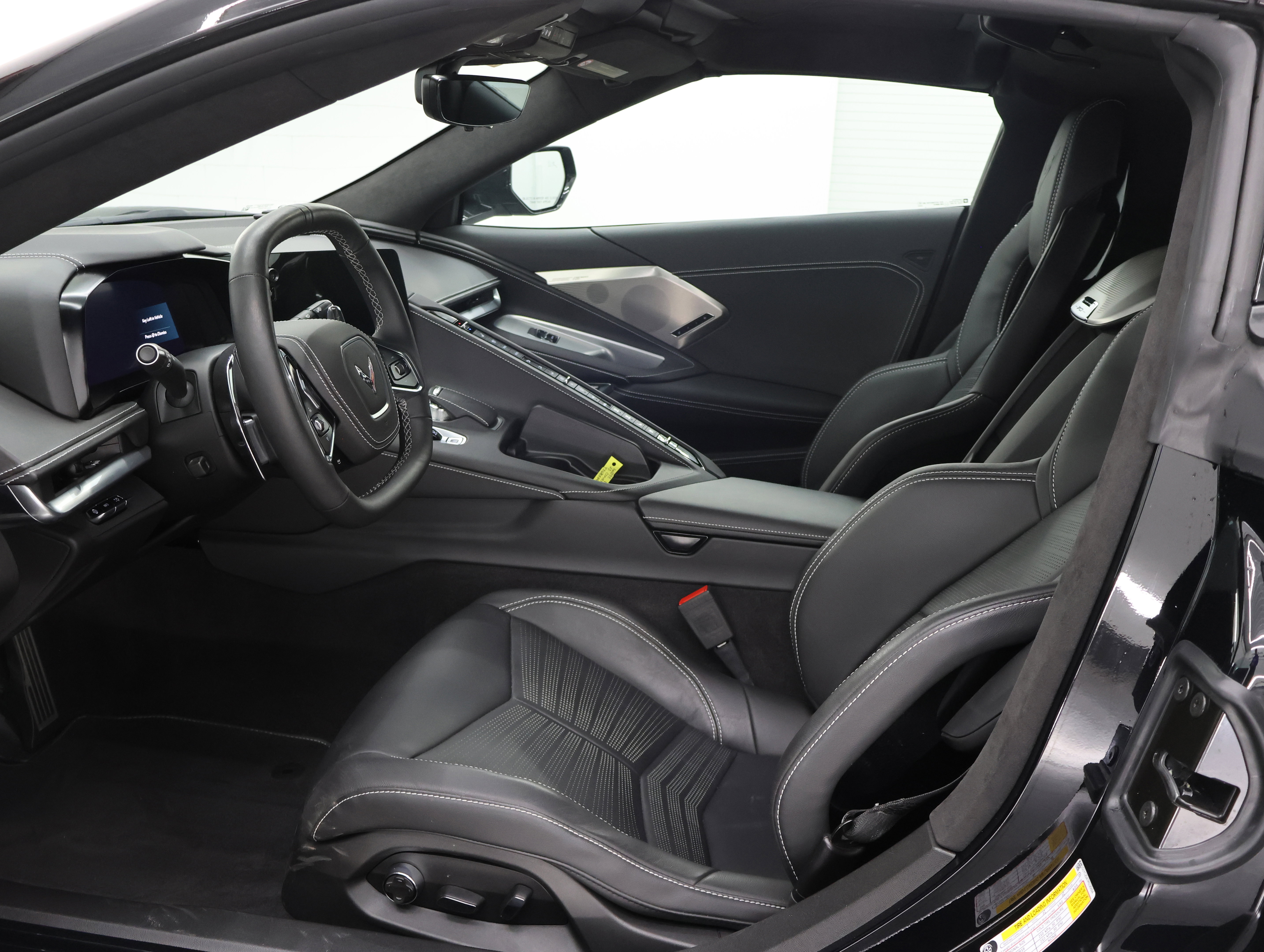 Used 2023 Chevrolet Corvette Stingray Premium Cpe w/ Z51 Performance Package image 8