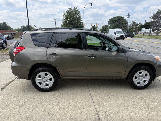 Used 2012 Toyota RAV4 4WD w/ Value Pkg image 4