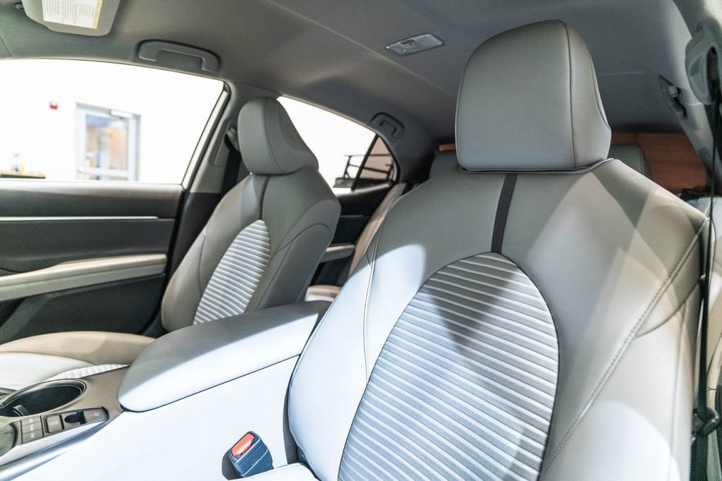 Certified 2022 Toyota Camry SE w/ Carpet Mat Package (TMS) AWD/4WD image 6