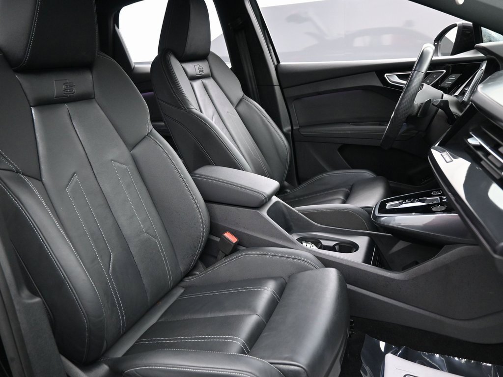 Used 2024 Audi Q4 e-tron Premium Plus w/ Premium Plus image 31