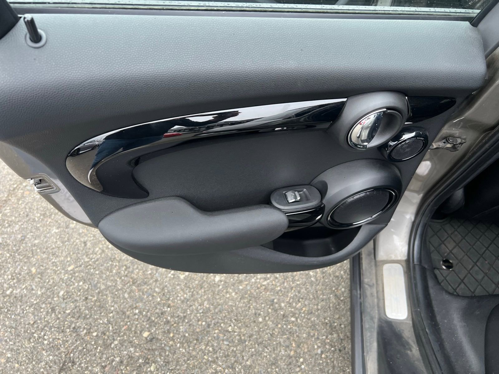 Used 2016 MINI Cooper S image 19