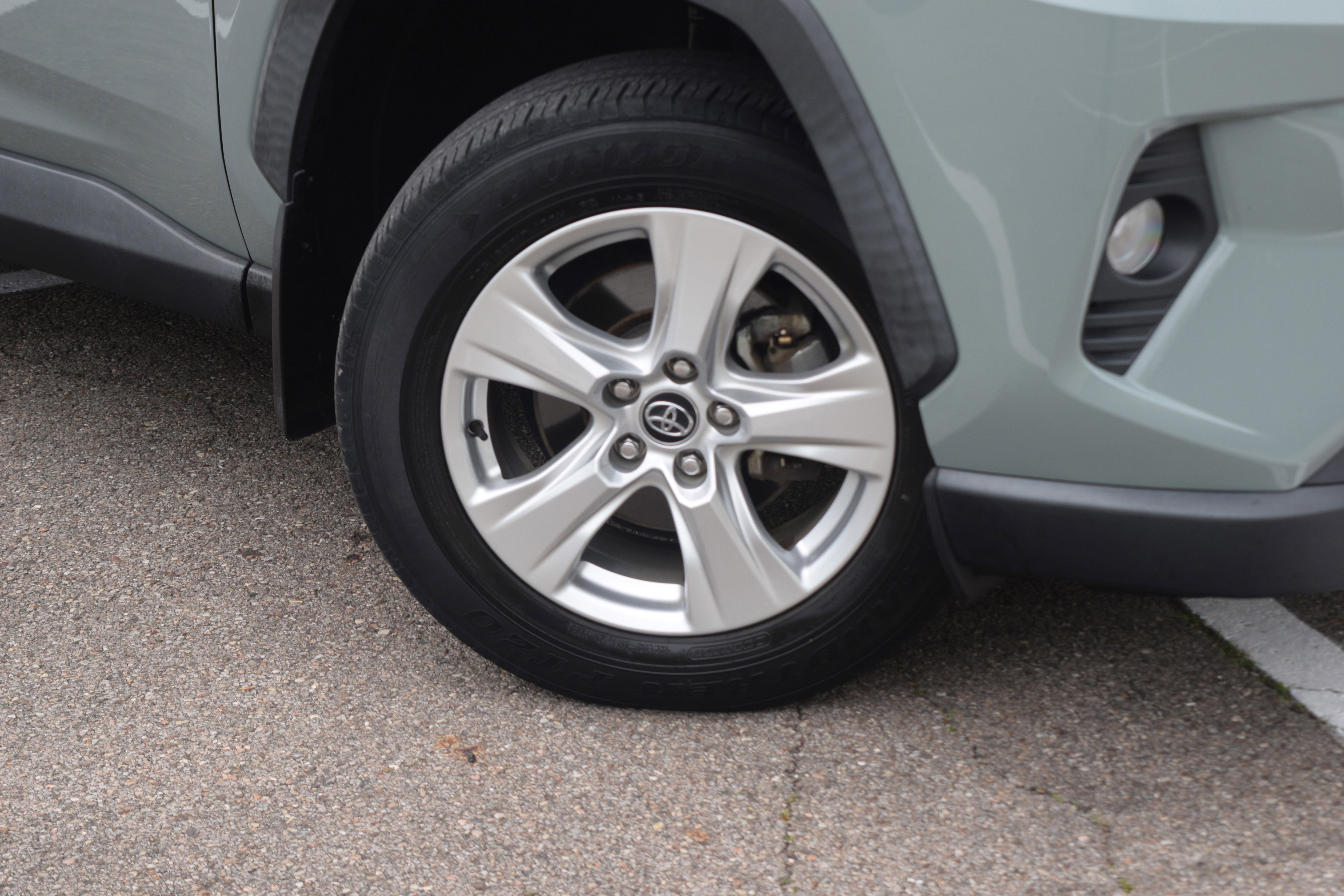 Used 2020 Toyota RAV4 XLE w/ All Weather Liner Package AWD/4WD image 29