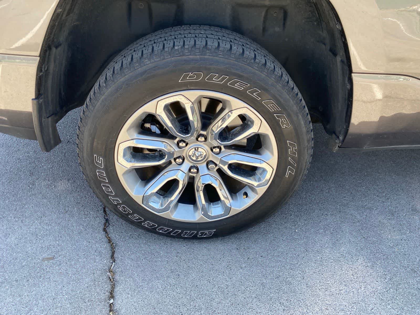 Used 2023 RAM 1500 Laramie AWD/4WD image 6