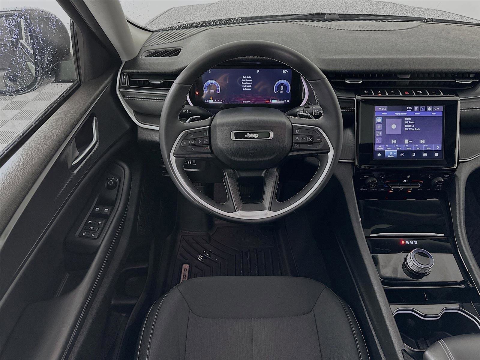 Used 2023 Jeep Grand Cherokee Laredo w/ Luxury Tech Group I image 2