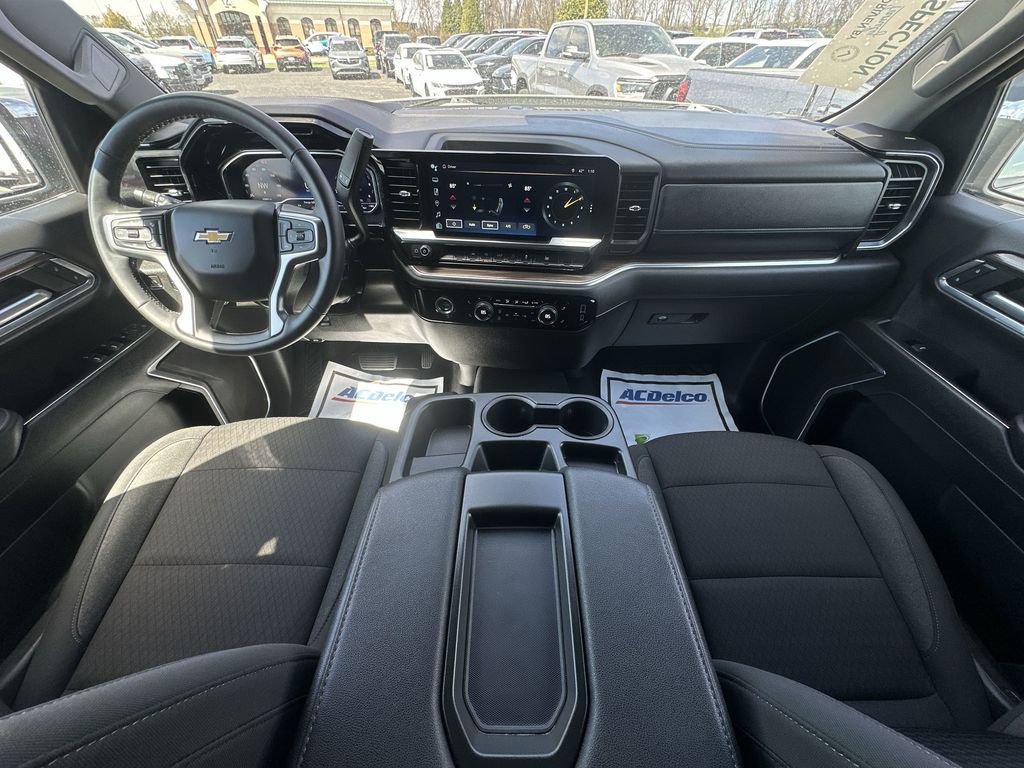 Used 2024 Chevrolet Silverado 1500 LT image 20