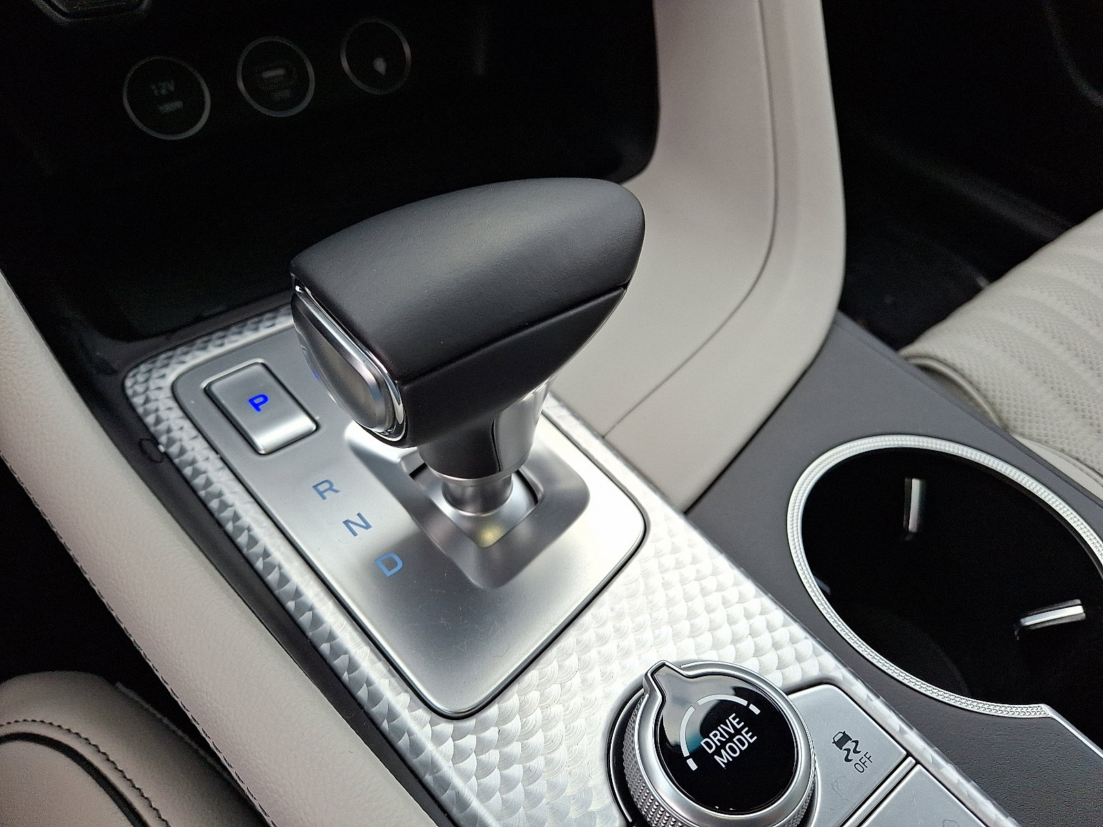 Certified 2023 Genesis G70 2.0T w/ Sport Prestige Package image 22