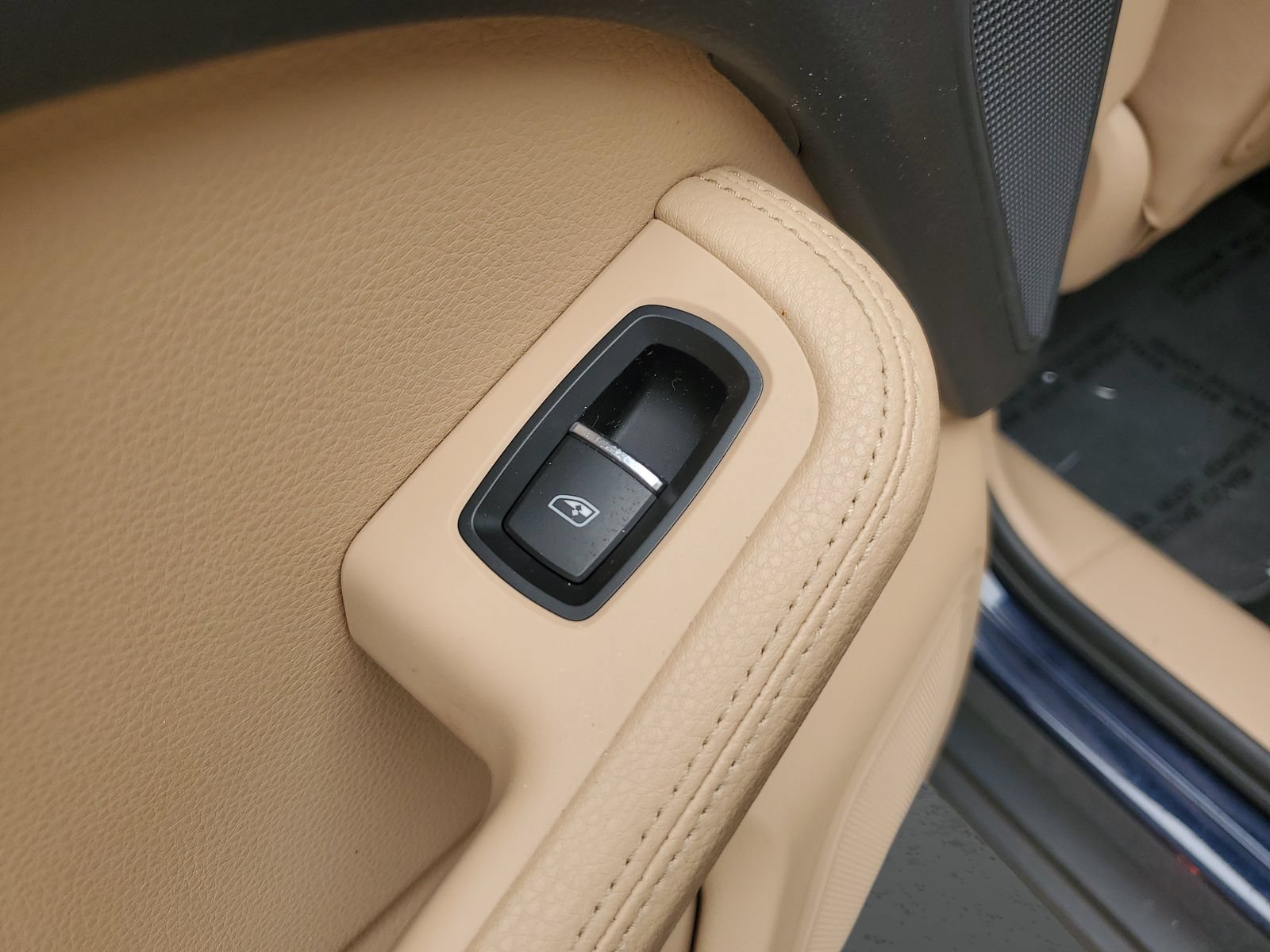 Used 2023 Porsche Macan AWD/4WD image 17