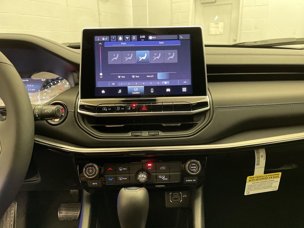 New 2026 Jeep Compass Latitude image 10