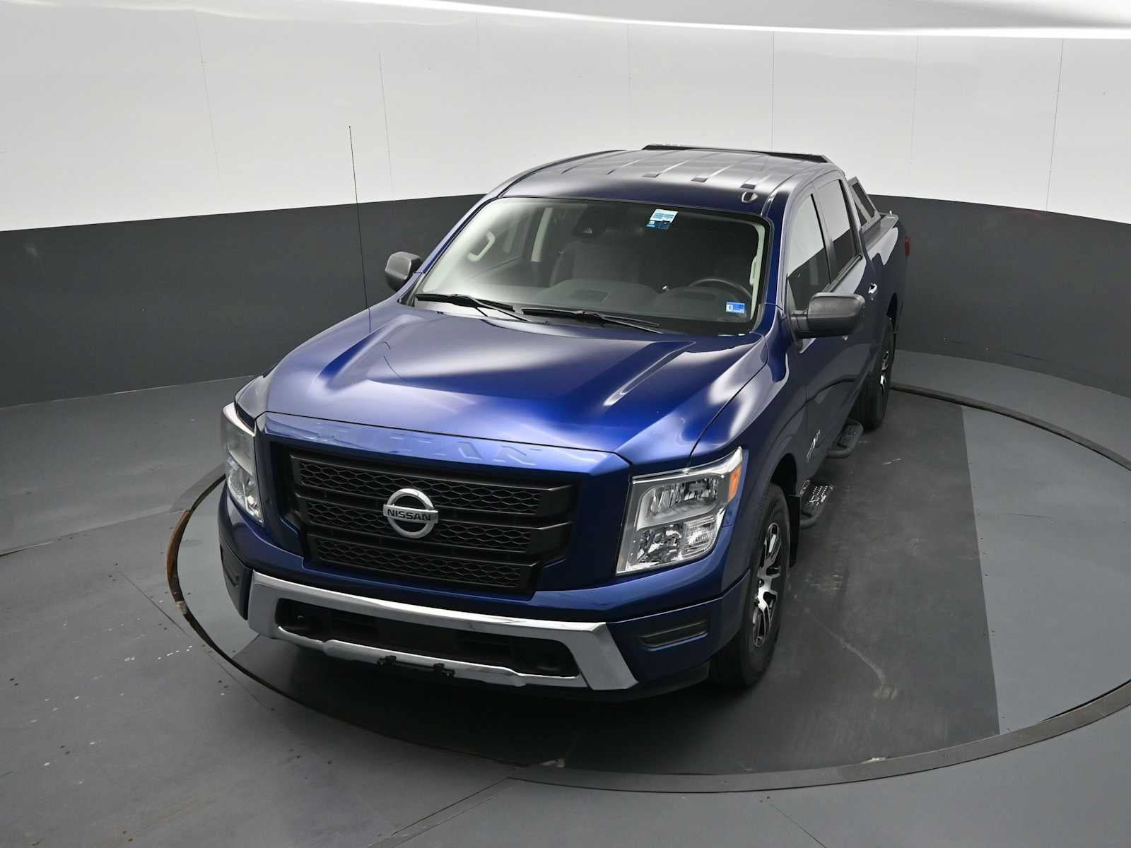 Used 2021 Nissan Titan SV w/ Accessory Utility Package AWD/4WD image 12