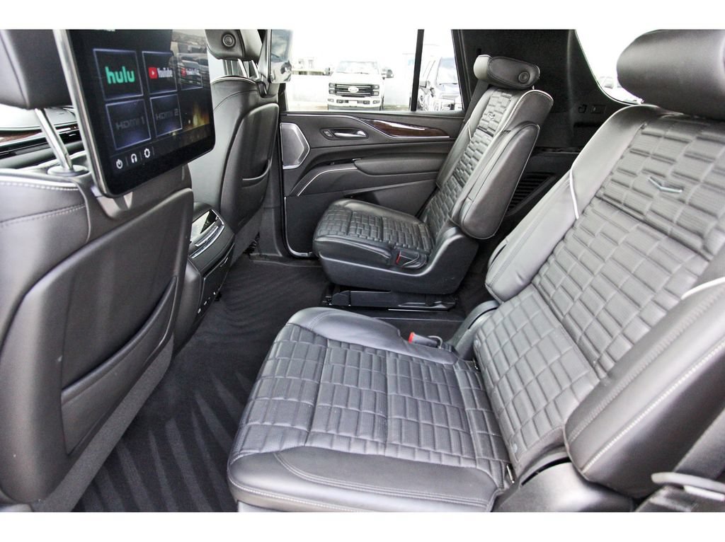 Used 2023 Cadillac Escalade Sport Platinum RWD image 7