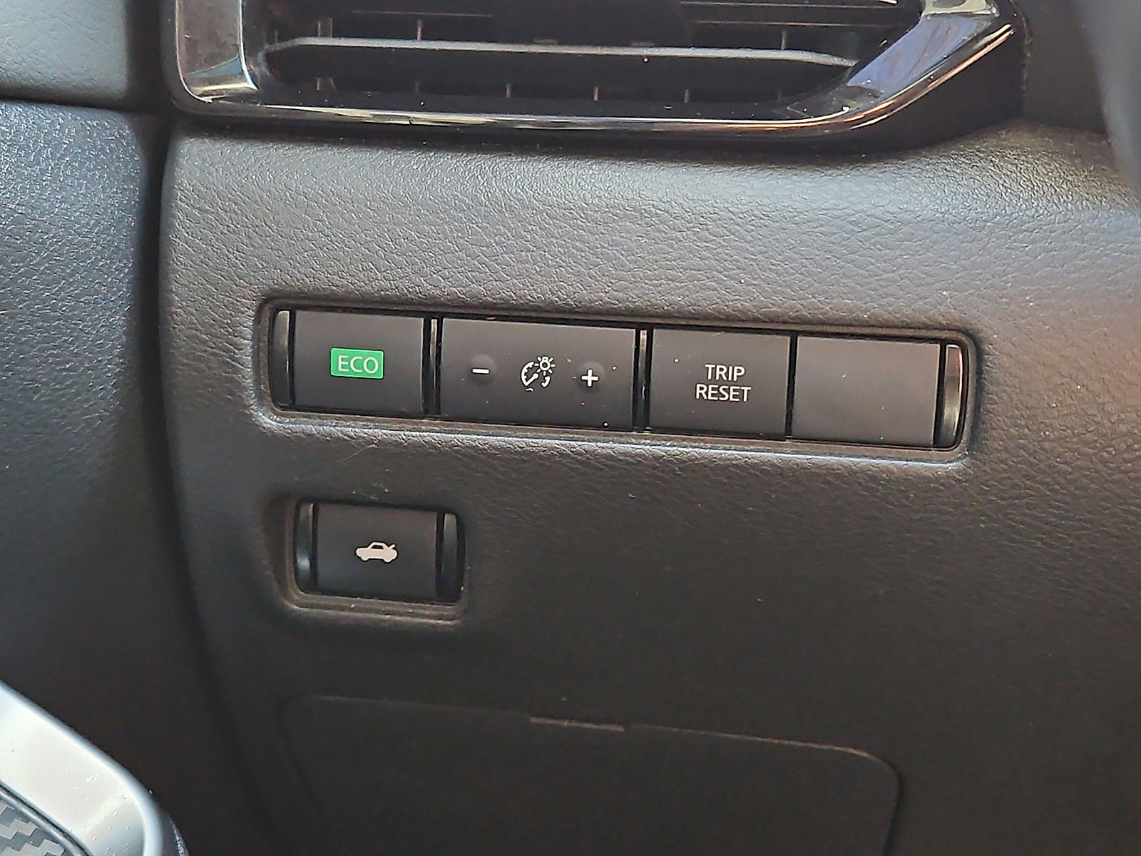 Certified 2020 Nissan Sentra SR image 25