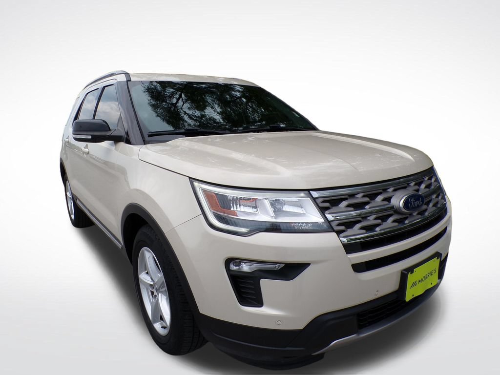 Used 2018 Ford Explorer XLT w/ Equipment Group 202A FWD image 7
