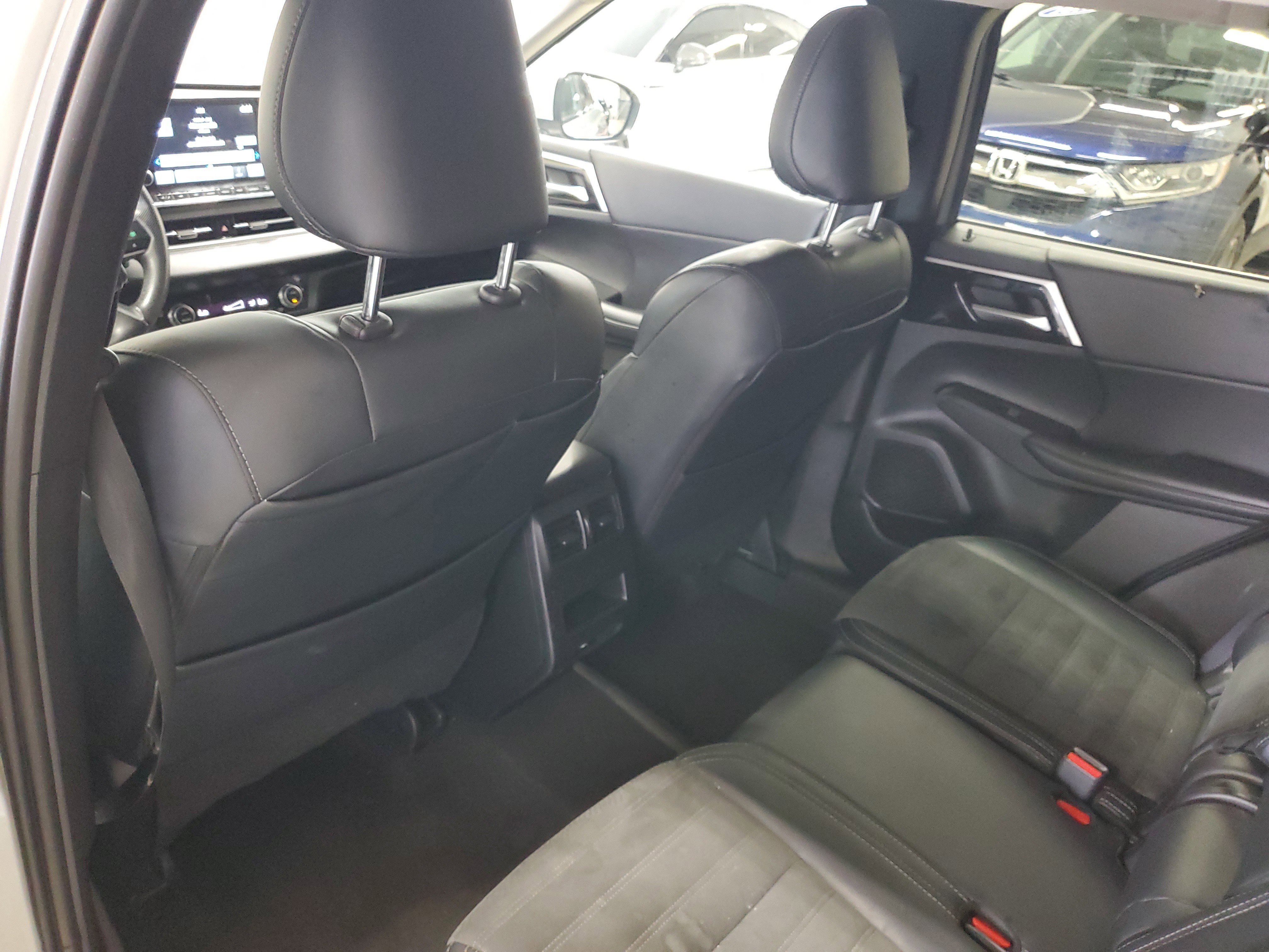 Used 2024 Mitsubishi Outlander SE AWD/4WD image 13