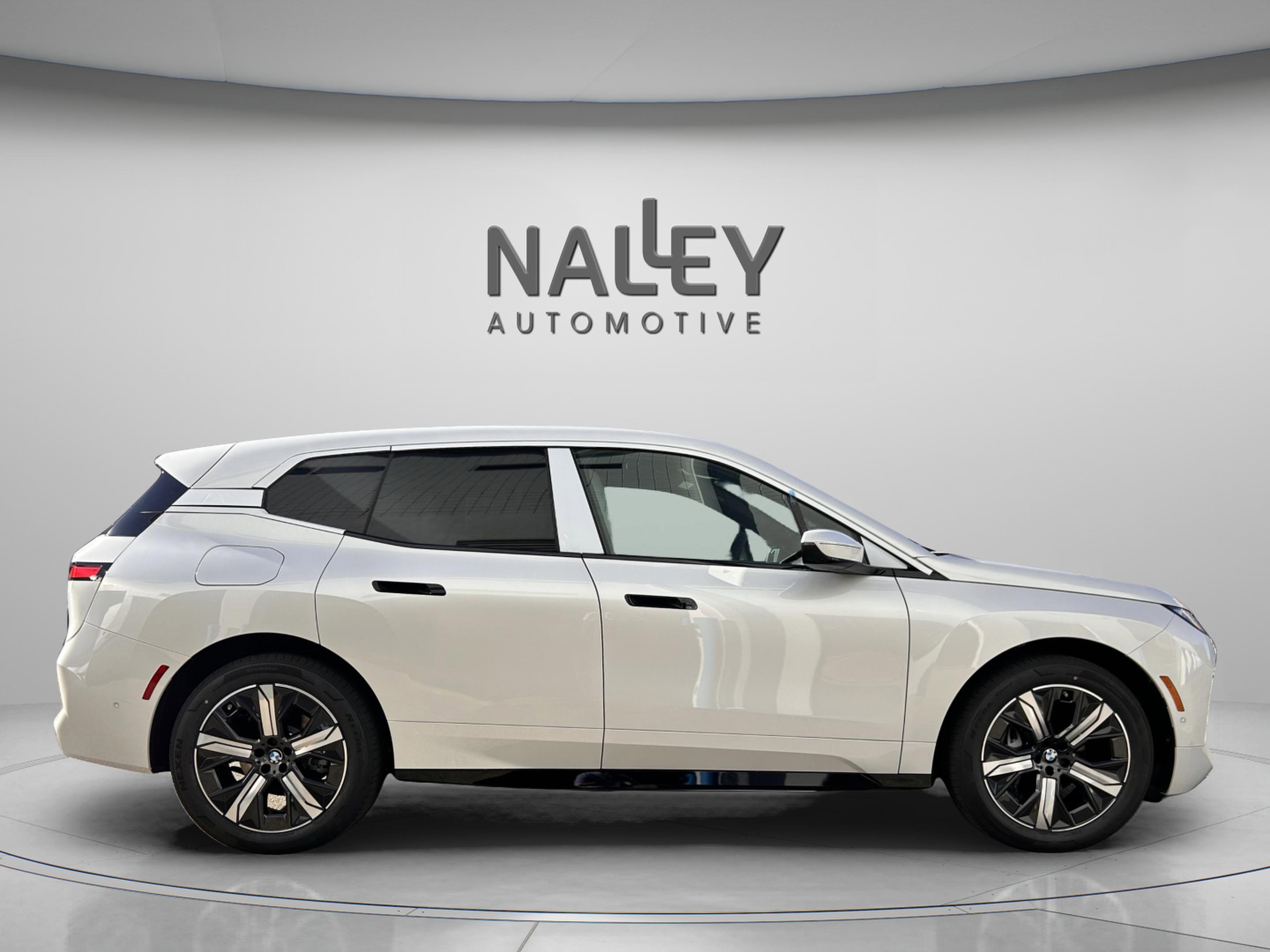 Used 2026 BMW iX xDrive45 w/ Premium Package image 5