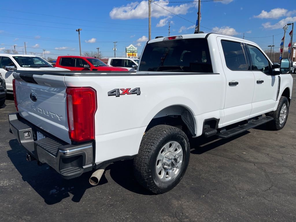 Used 2024 Ford F250 XLT AWD/4WD image 3