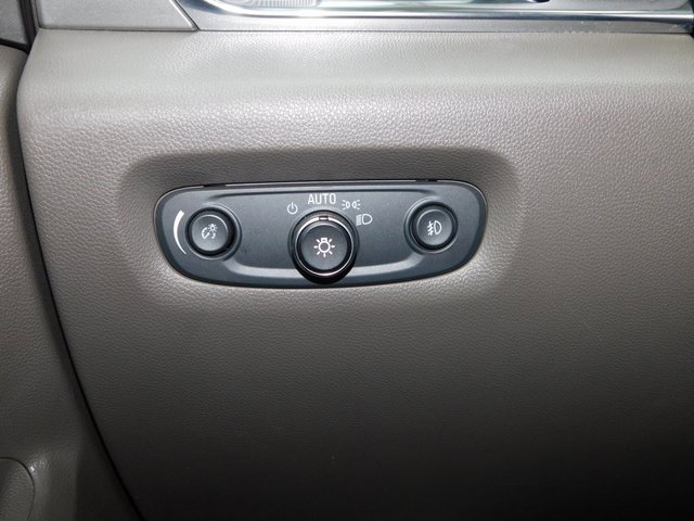 Used 2018 Chevrolet Traverse LT w/ LPO, Floor Liner Package image 36