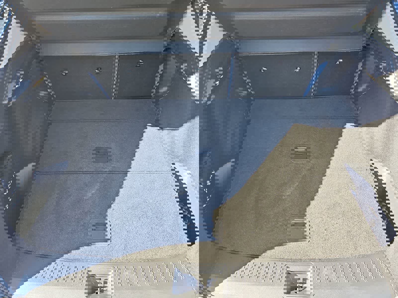 Used 2023 Nissan Ariya image 32