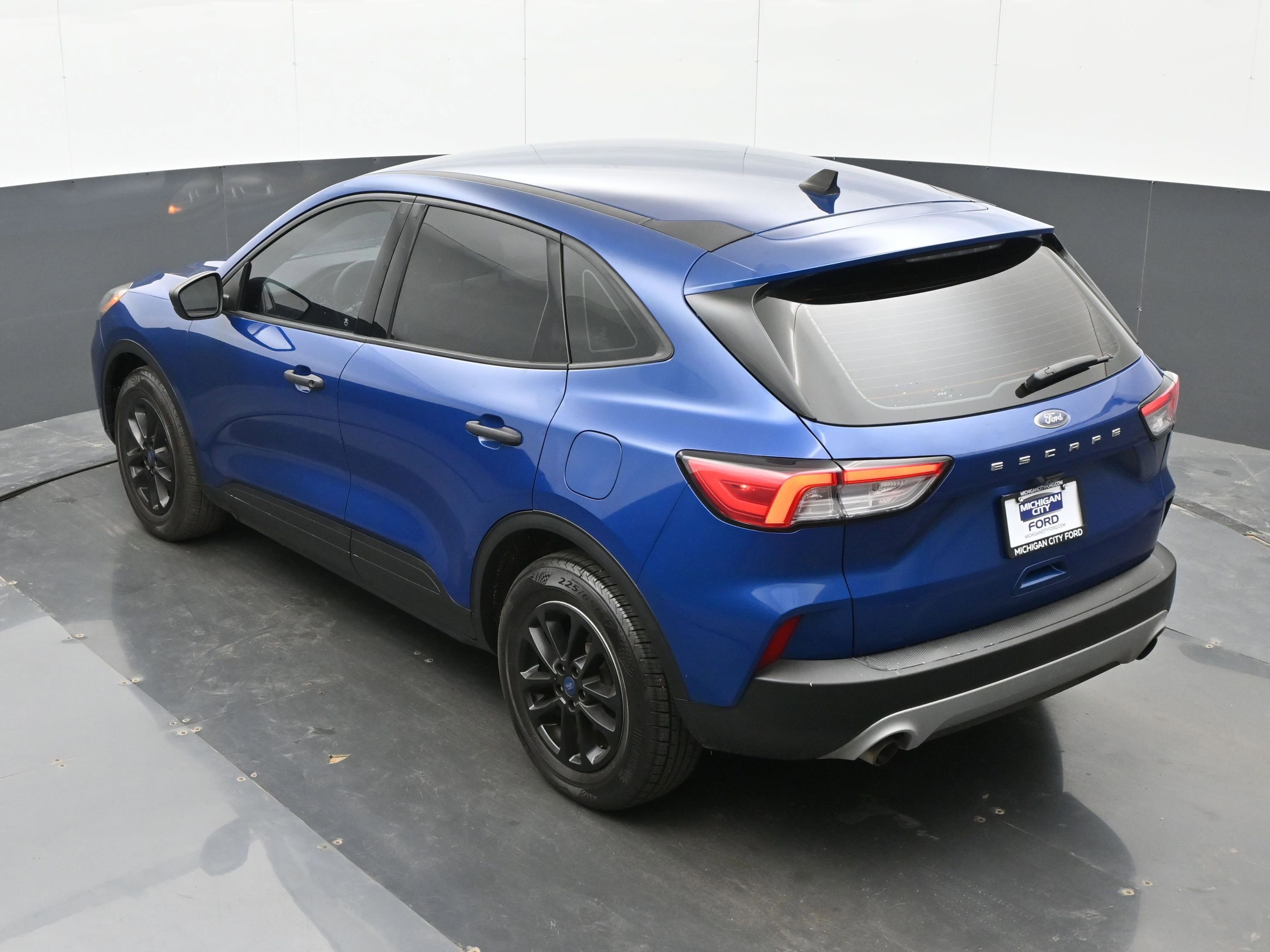 Used 2022 Ford Escape S image 32