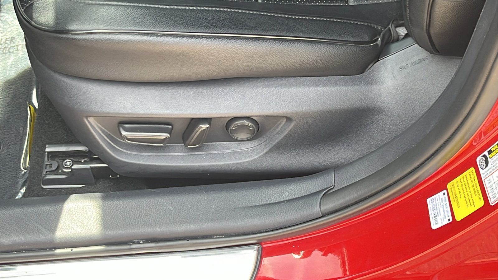Used 2025 Toyota Camry SE w/ Convenience Package FWD image 11