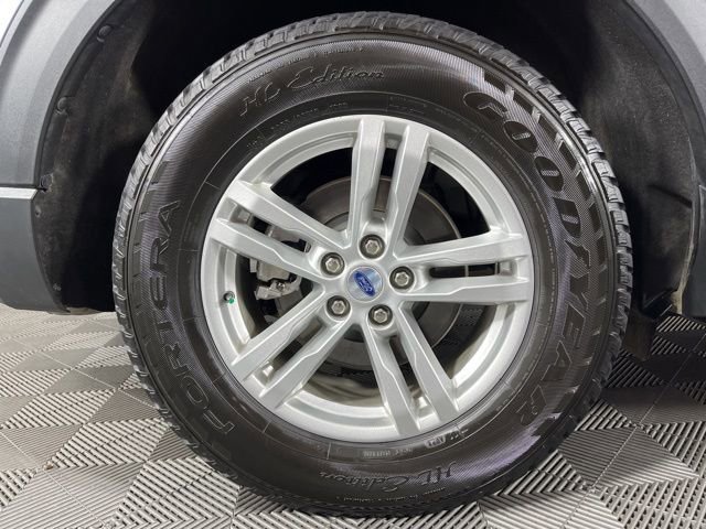 Used 2023 Ford Explorer XLT w/ Equipment Group 202A image 16