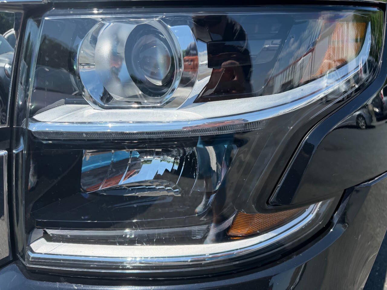 Used 2019 Chevrolet Suburban 3500 LT AWD/4WD image 2