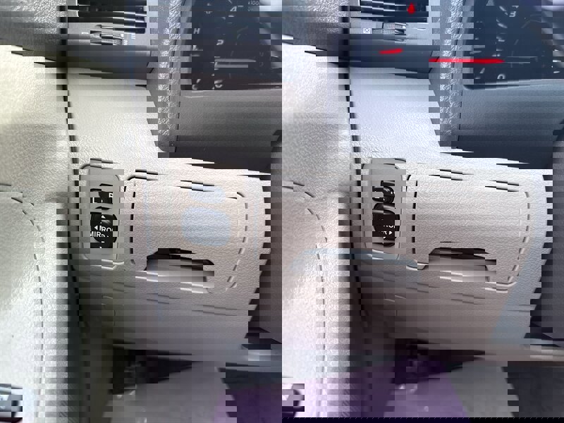 Used 2009 Toyota Camry LE FWD image 36