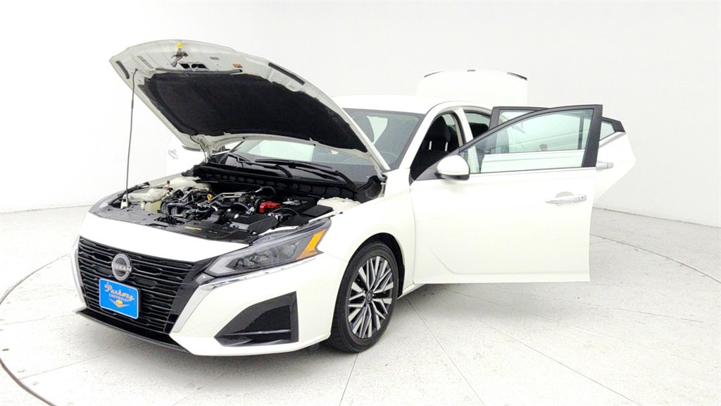 Used 2023 Nissan Altima 2.5 SV image 10