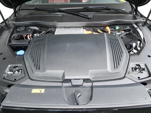 Used 2024 Audi SQ8 e-tron Premium Plus w/ Black Optic Package image 36