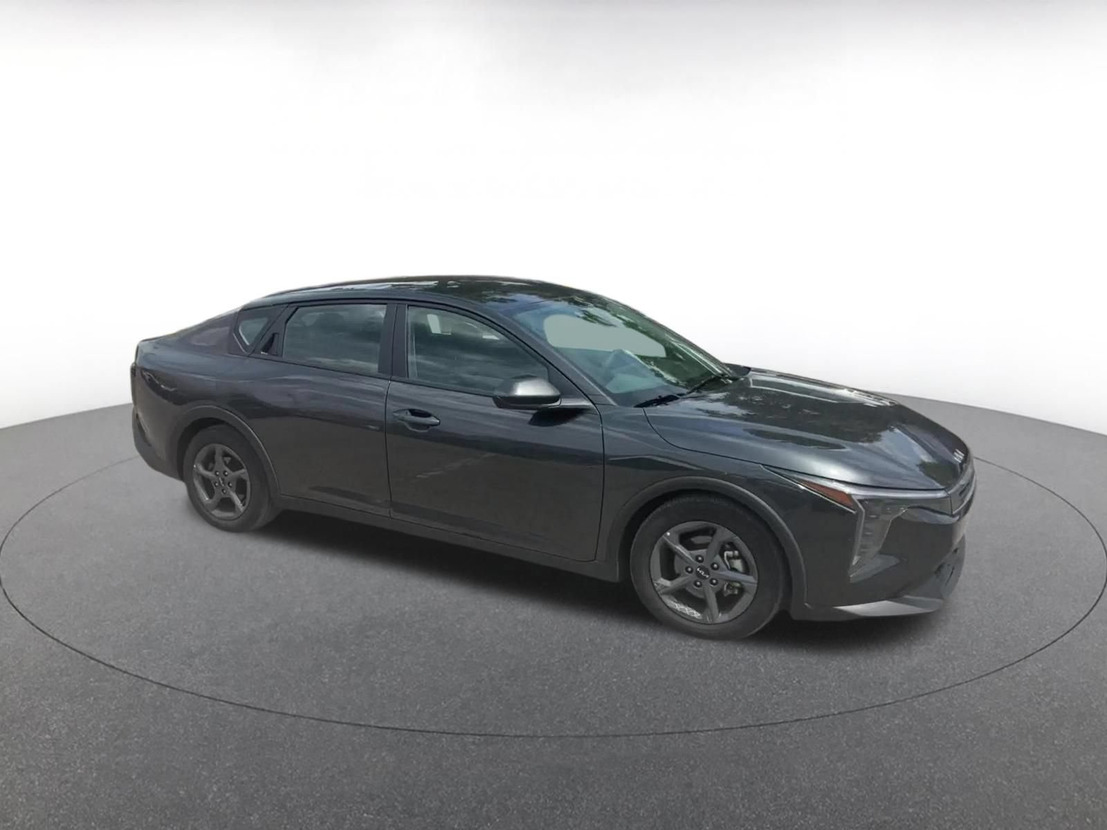 Used 2025 Kia K4 FWD image 2
