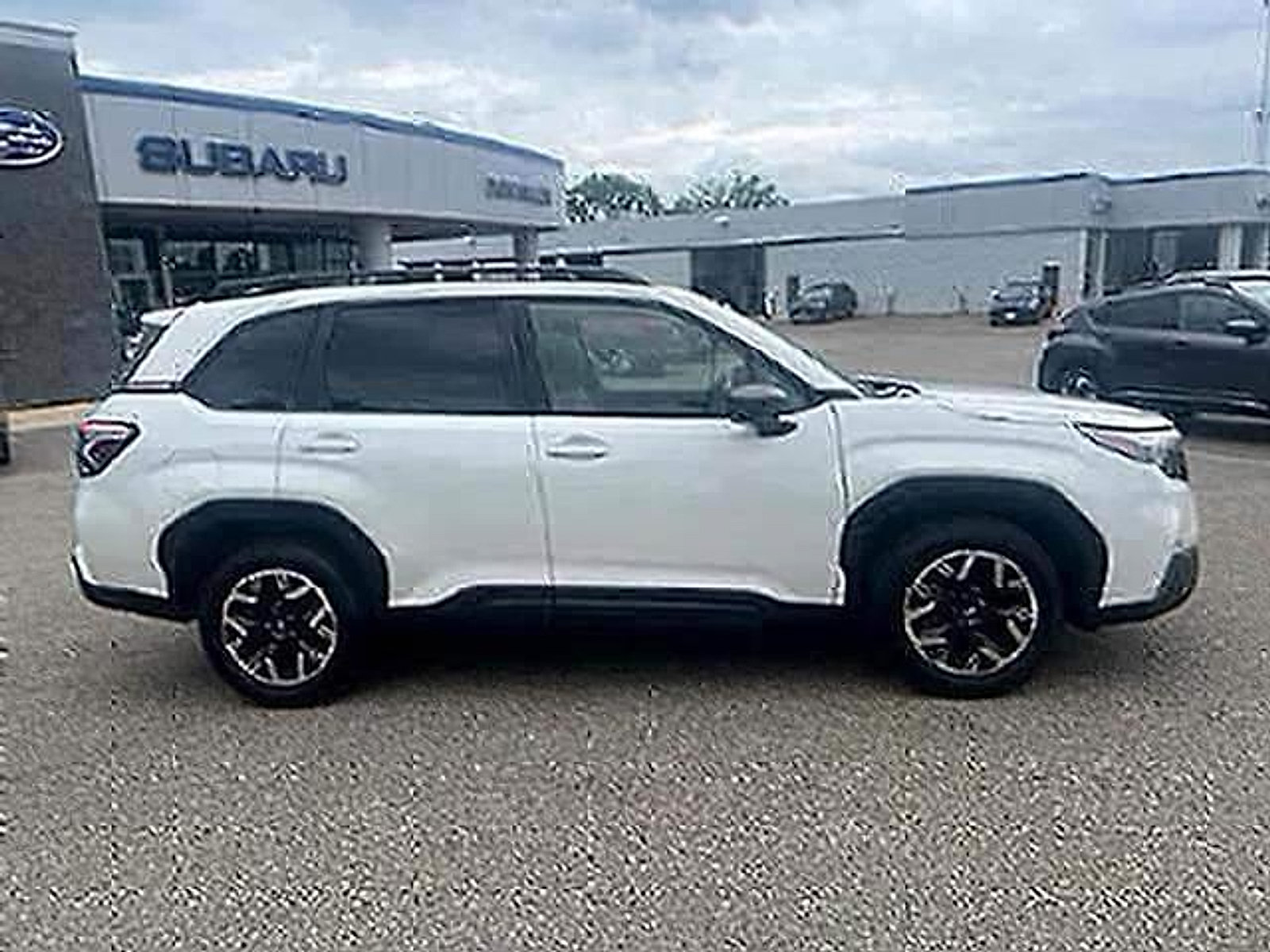 Certified 2025 Subaru Forester Premium w/ Convenience Package #1 AWD/4WD image 7