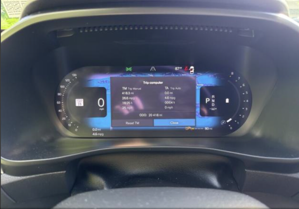Used 2024 Volvo XC40 B5 Plus w/ Climate Package AWD/4WD image 4