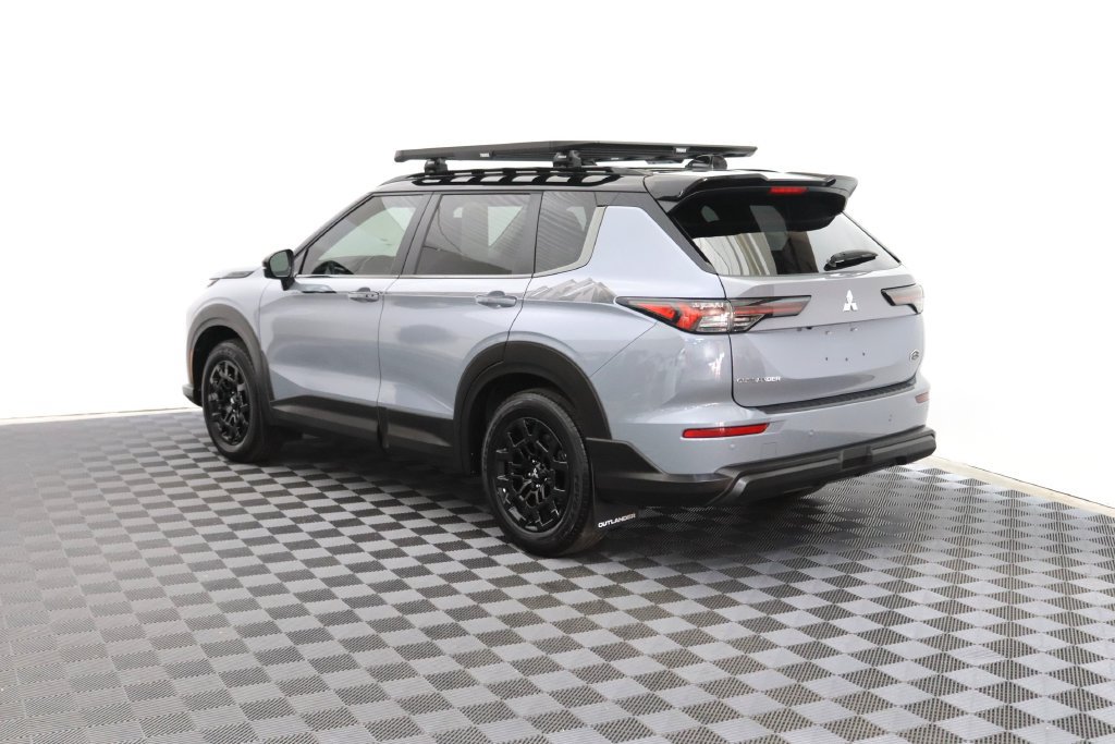 Used 2026 Mitsubishi Outlander AWD image 6