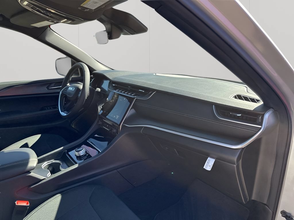 New 2026 Jeep Grand Cherokee Laredo RWD image 16