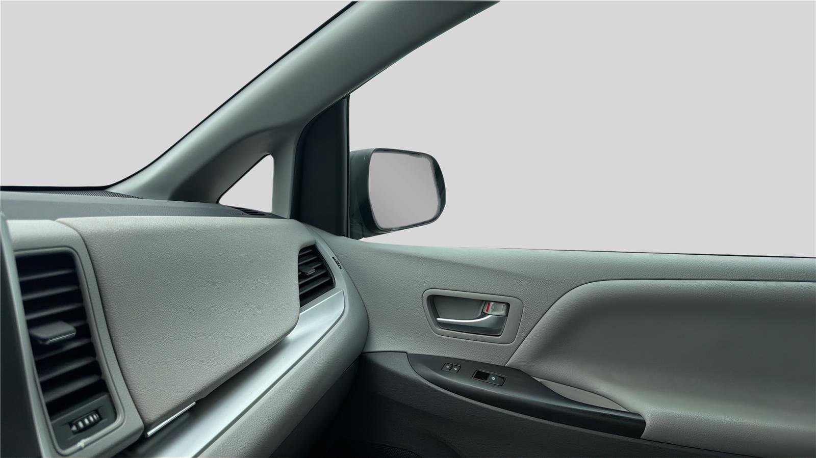 Used 2020 Toyota Sienna LE FWD image 10