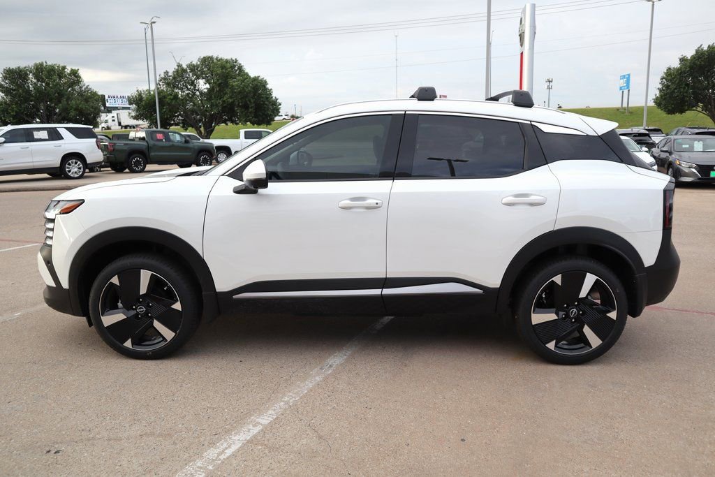 New 2025 Nissan Kicks SR FWD image 2