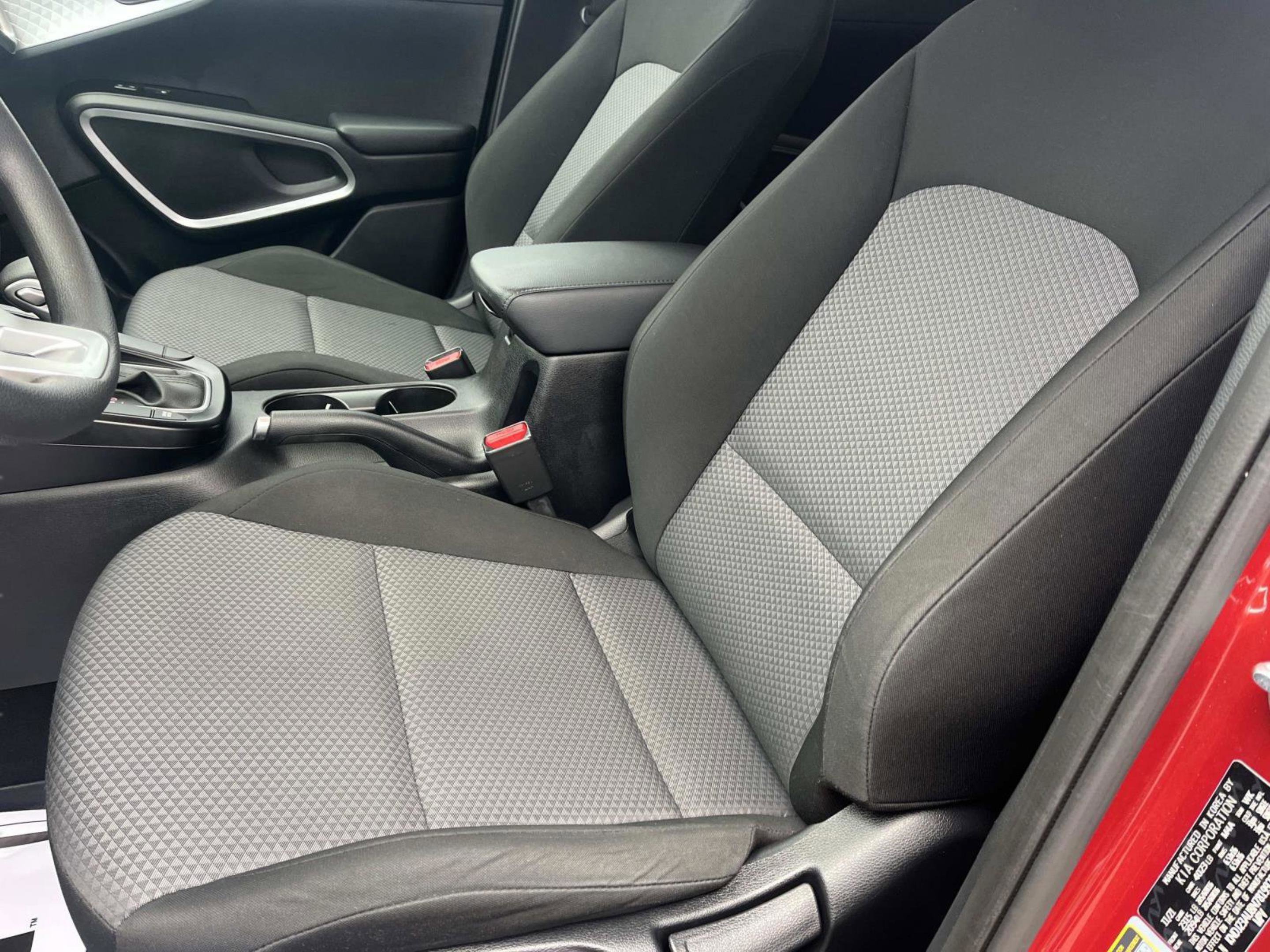 Used 2022 Kia Soul LX image 23