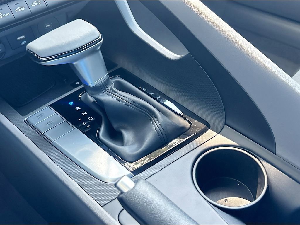 New 2025 Hyundai Elantra Sport image 16