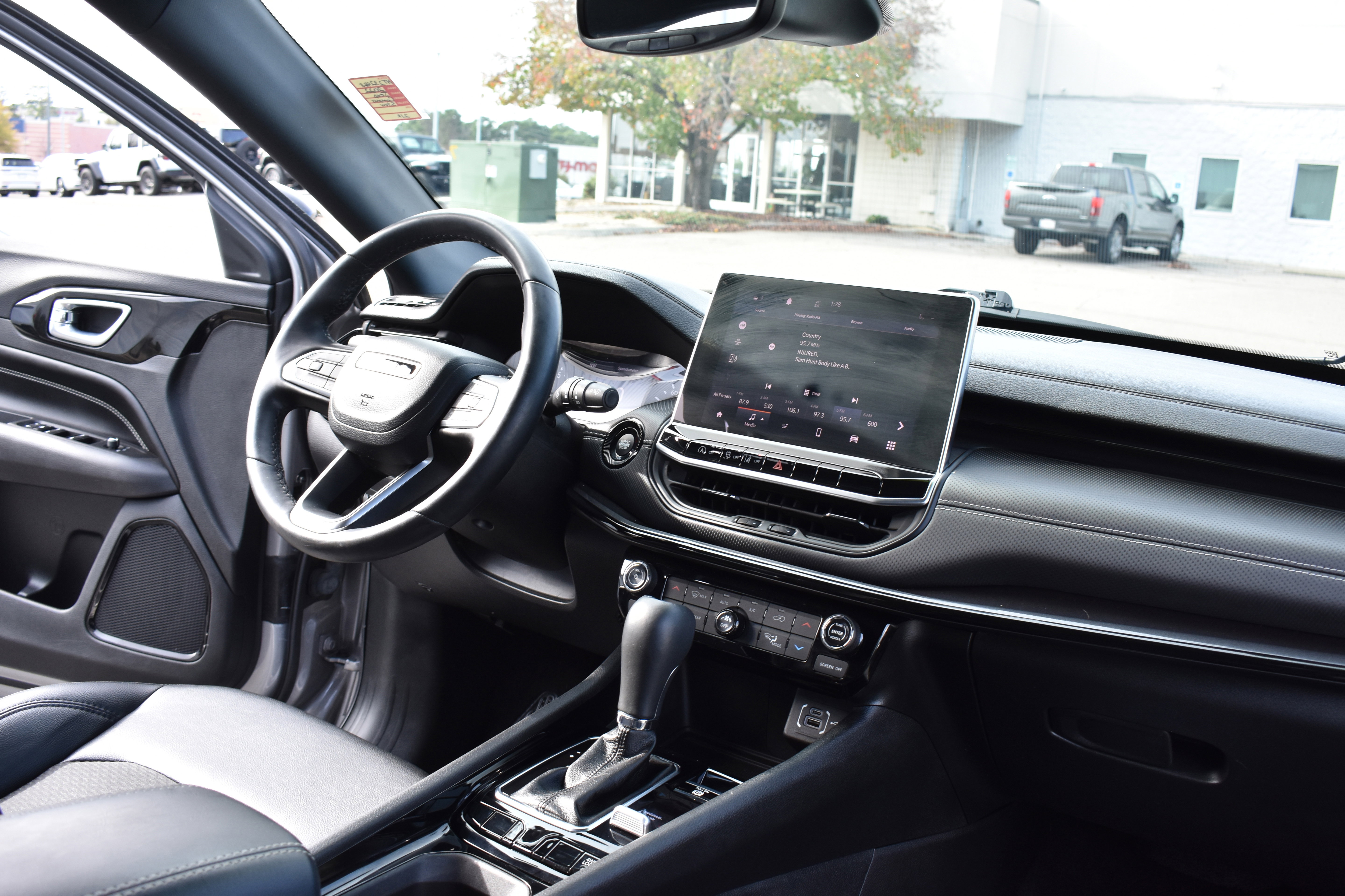 Used 2022 Jeep Compass Altitude w/ Convenience Group image 30