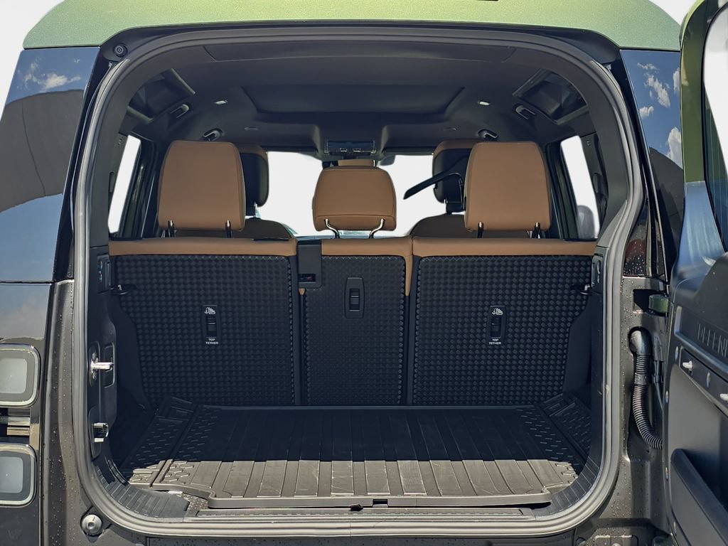 New 2026 Land Rover Defender 110 X-Dynamic SE AWD/4WD image 12