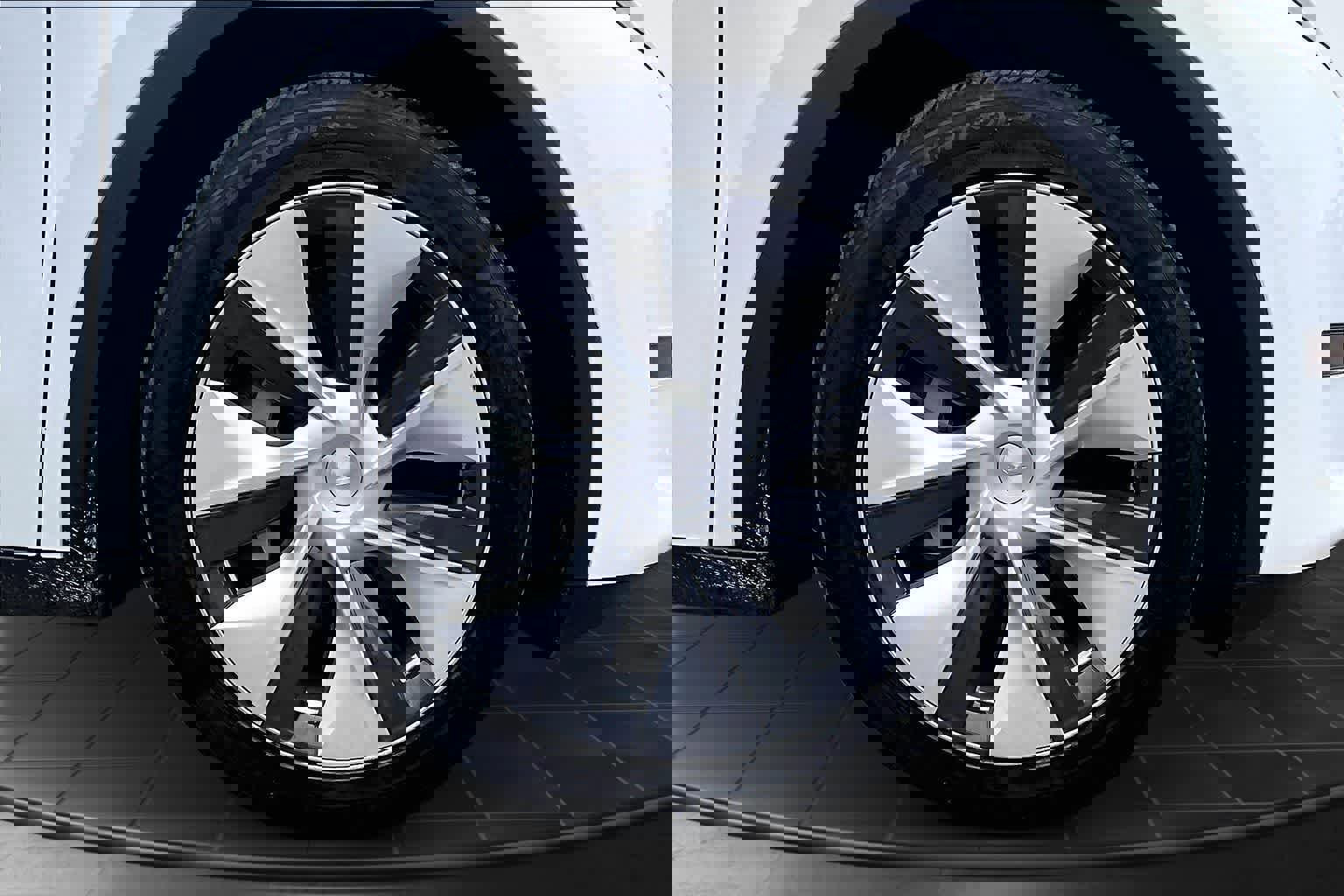 Used 2023 Tesla Model Y Long Range image 34