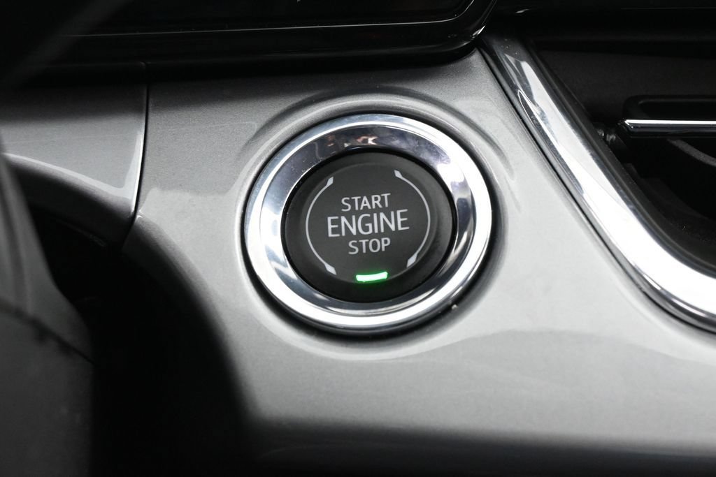 Used 2025 Chevrolet Trax LT w/ Driver Confidence Package FWD image 25