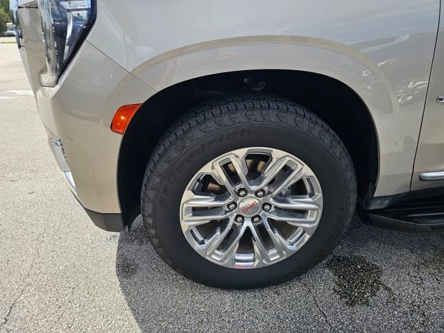 Used 2022 GMC Yukon SLT w/ SLT Premium Package image 14