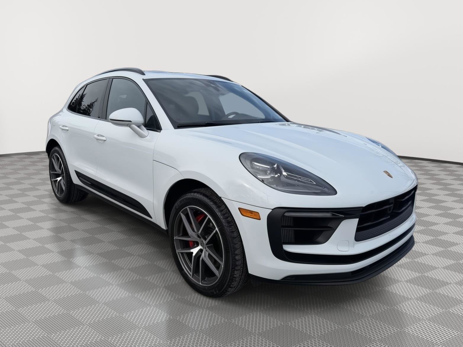Used 2023 Porsche Macan S image 3