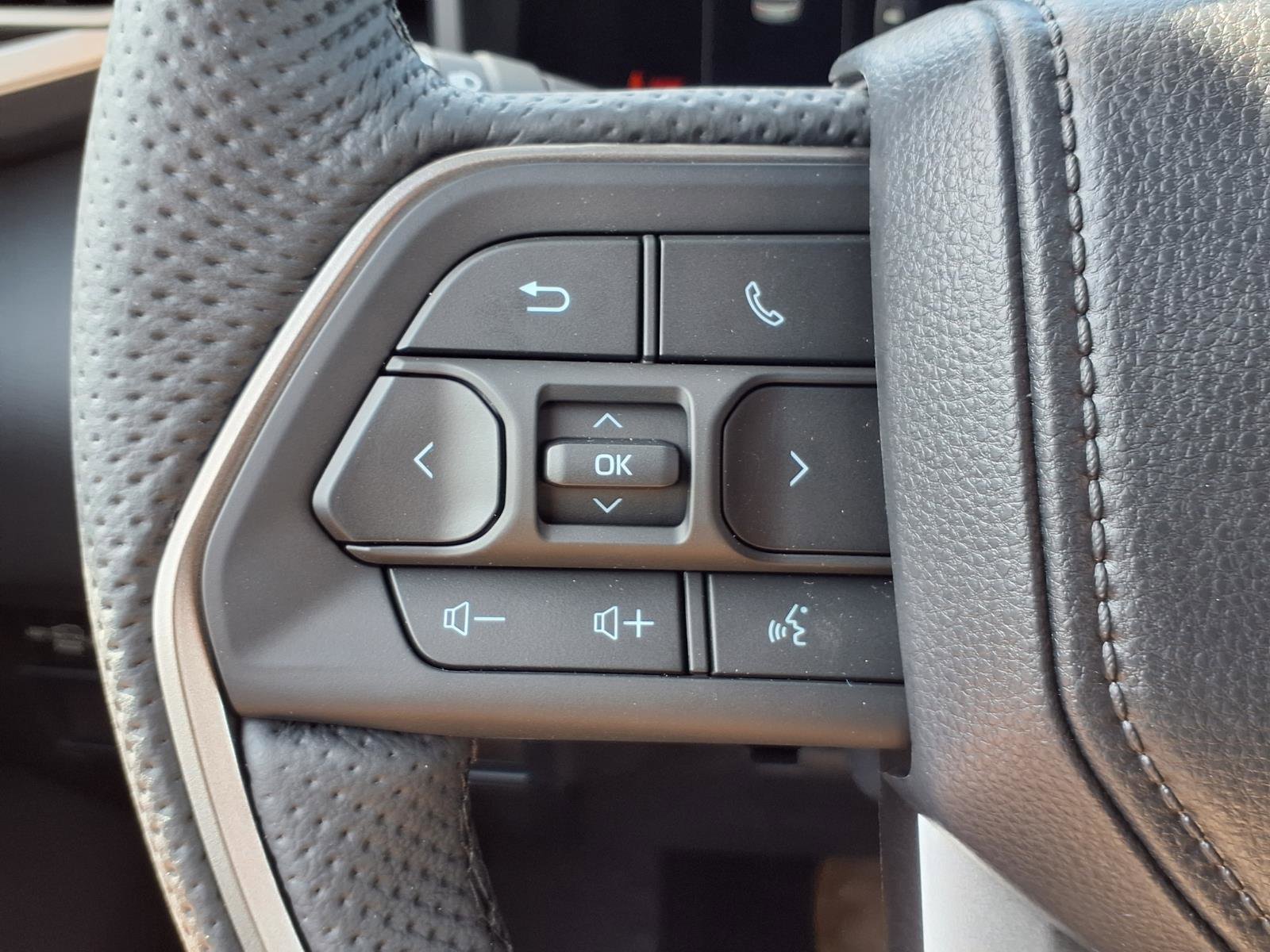 New 2026 Toyota Sequoia SR5 w/ TRD Off-Road Package AWD/4WD image 16