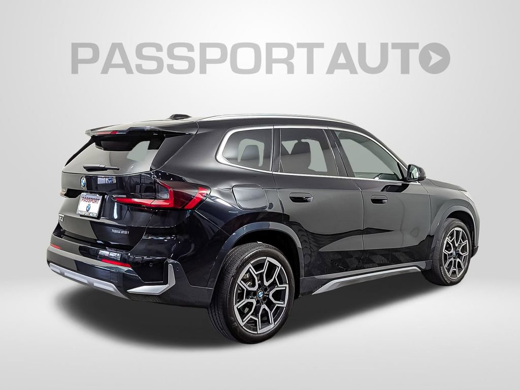 Used 2025 BMW X1 xDrive28i w/ Technology Package image 6