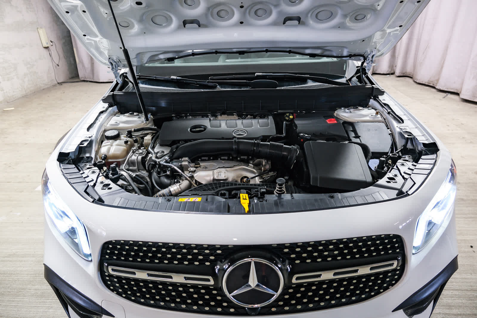 Used 2023 Mercedes-Benz GLB 250 image 32