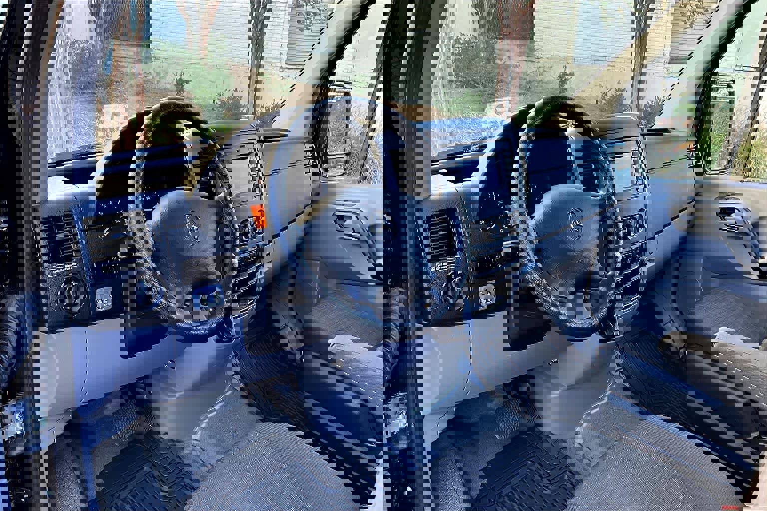 Used 2016 Mercedes-Benz Sprinter 2500 image 15