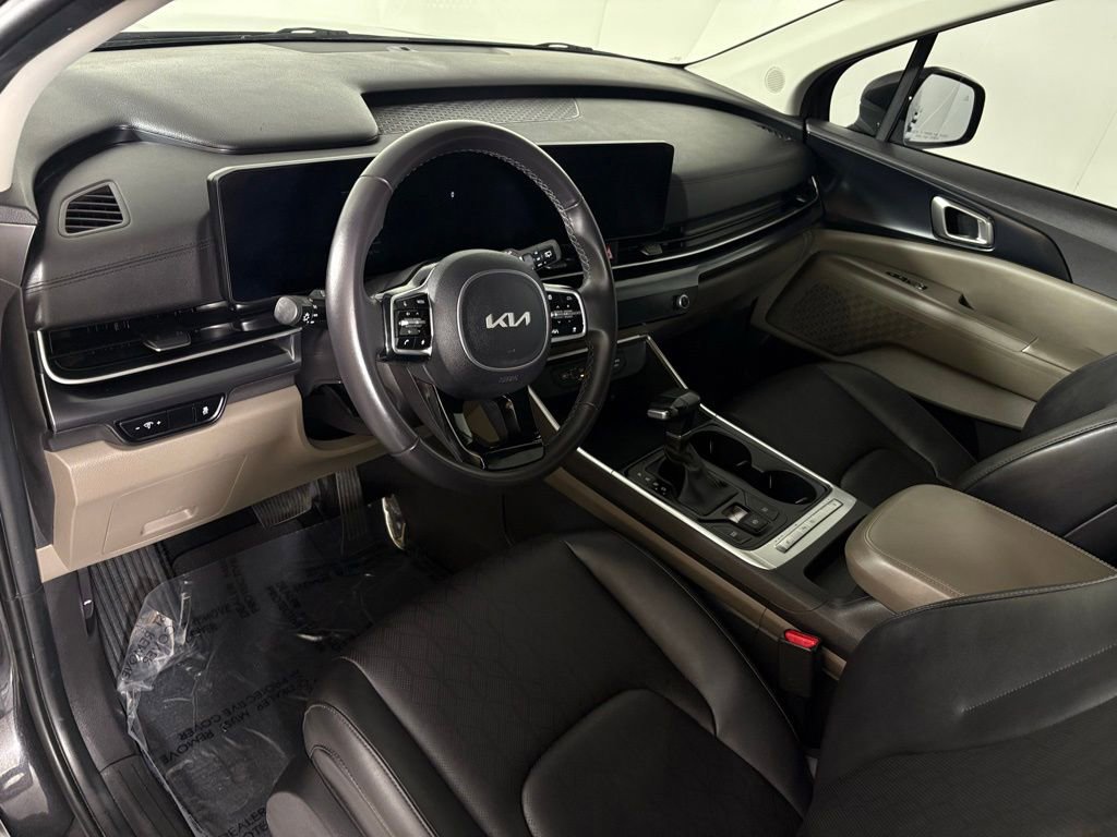 Used 2025 Kia Carnival image 17