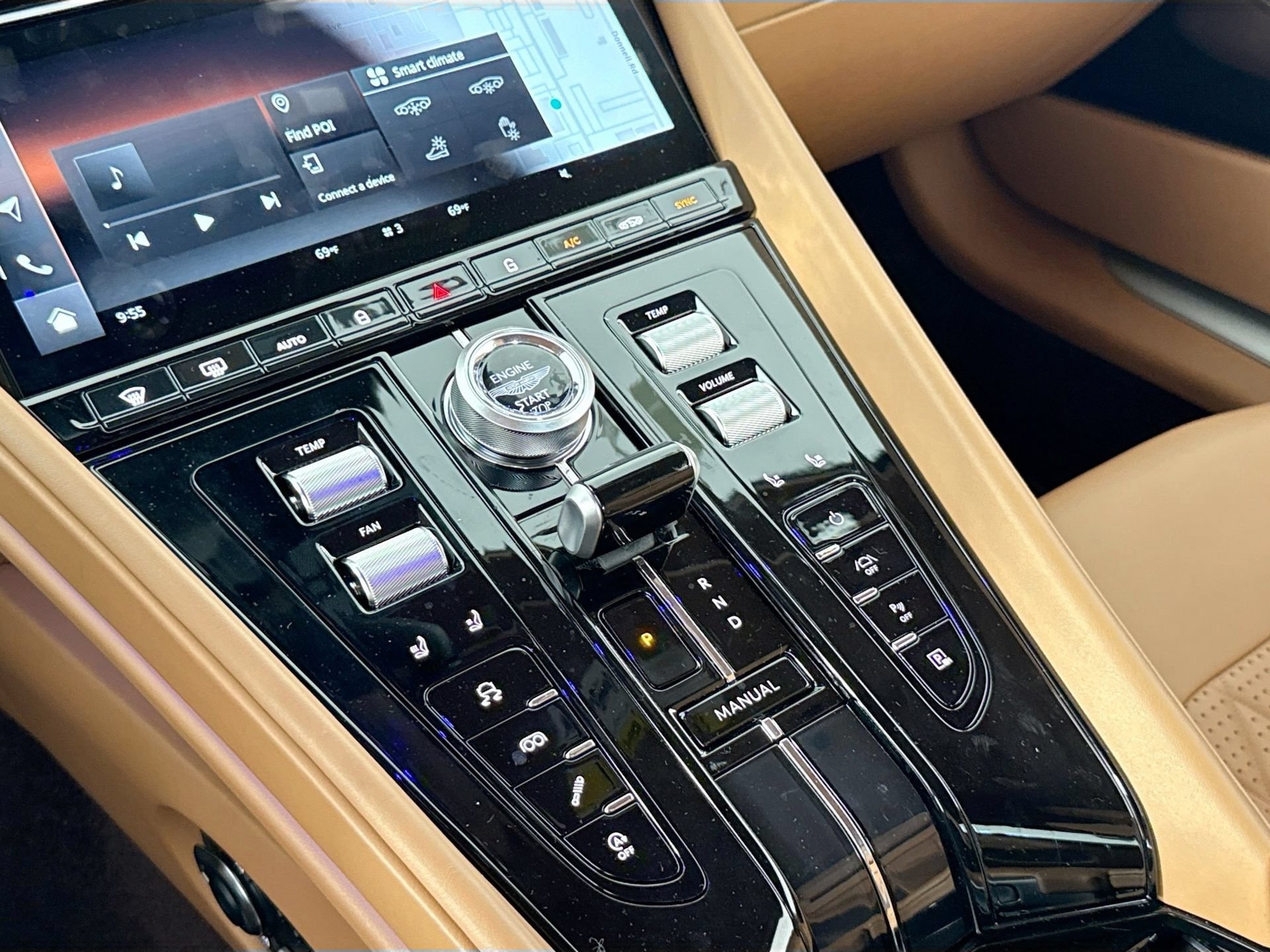 Used 2024 Aston Martin DB12 Coupe RWD image 15