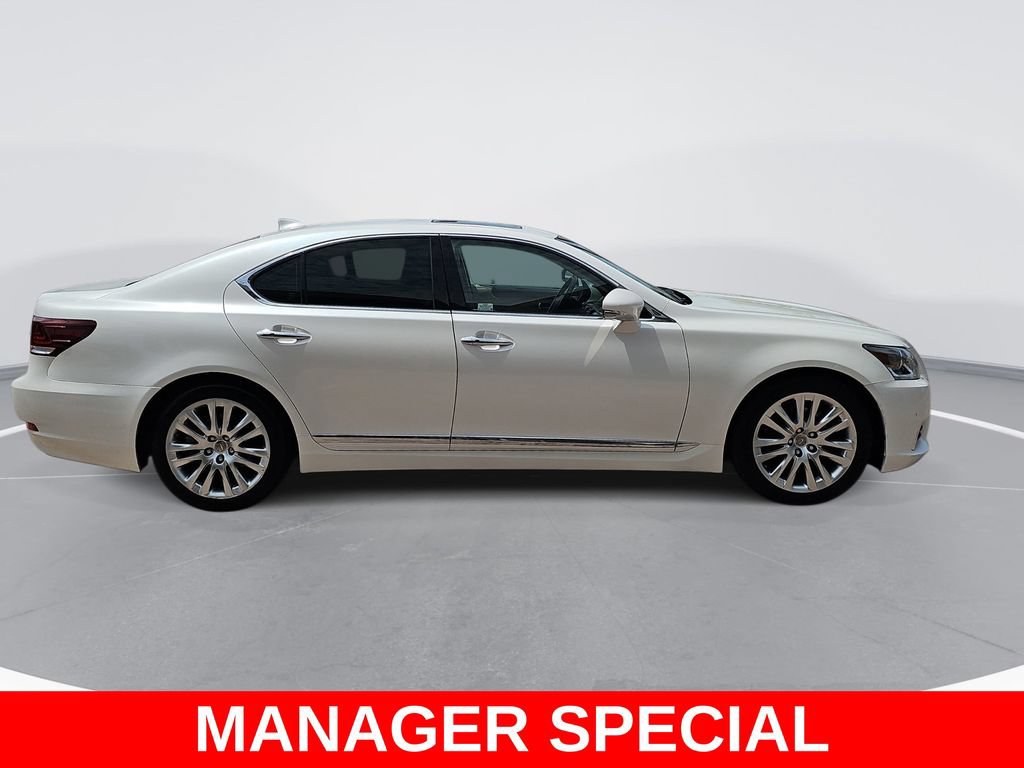 Used 2016 Lexus LS 460 w/ Comfort Package RWD image 2